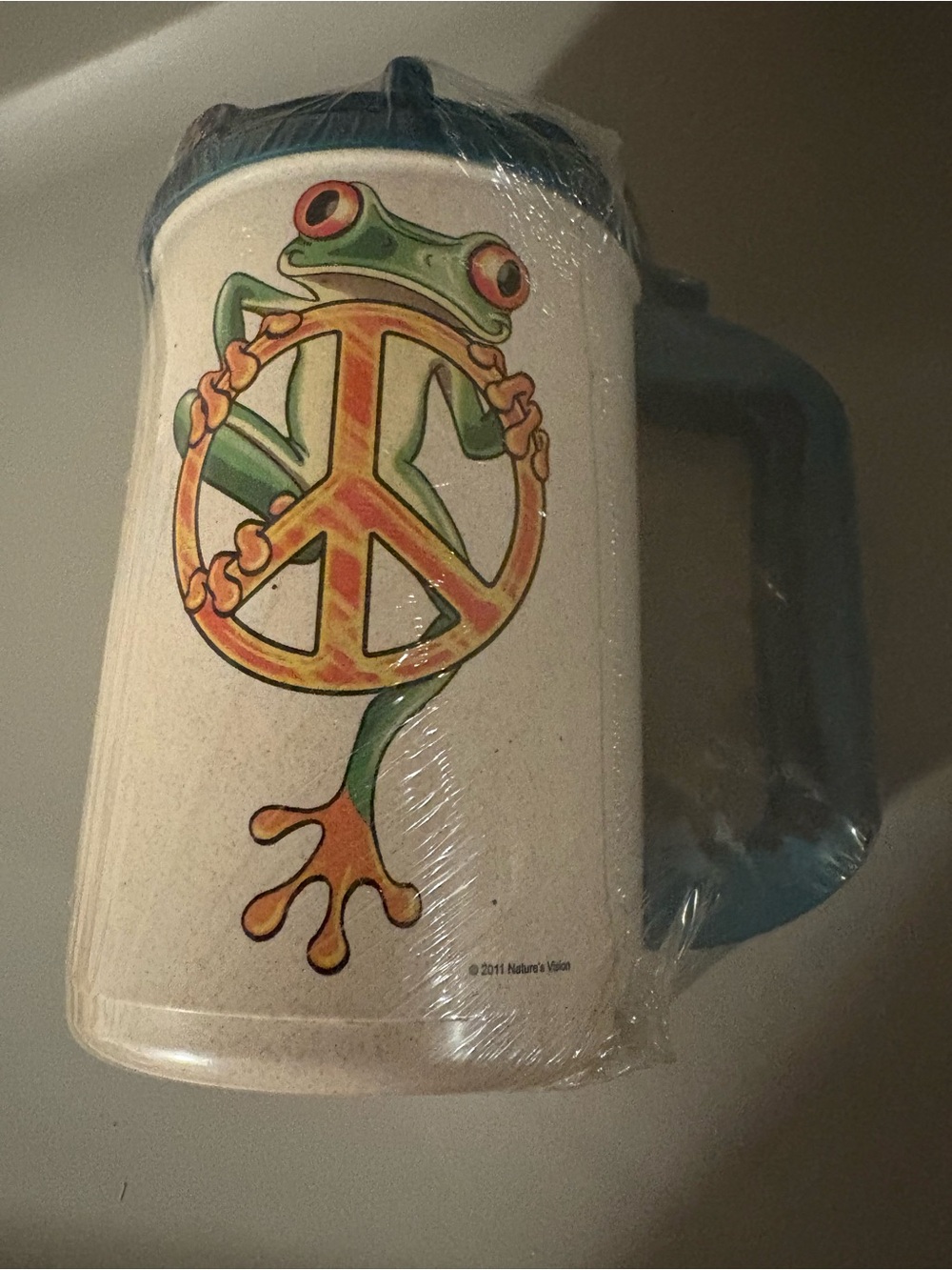 Vintage Natures Vision Frog Peace Sign Reptile Travel Mug plastic